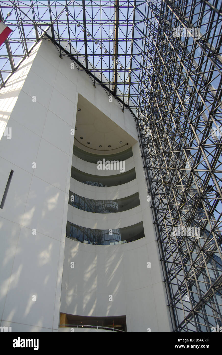 Vue de l'intérieur de l'Atrium dans le mémorial de JFK par l'architecte I M Pei à Boston , États-Unis , Amérique du Nord Banque D'Images