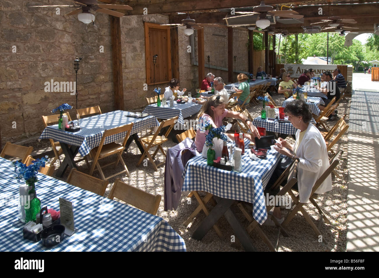 Texas Hill Country Fredericksburg Le Auslander Restaurant Biergarten German beer garden cafe Banque D'Images
