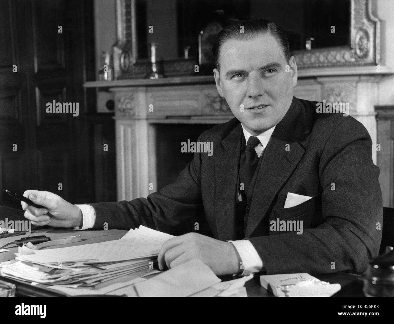 La Rt. L'honorable Hector McNeil, ministre d'État. &# 13 ;&# 10;Mars 1947 &# 13 ;&# 10;P009522 Banque D'Images
