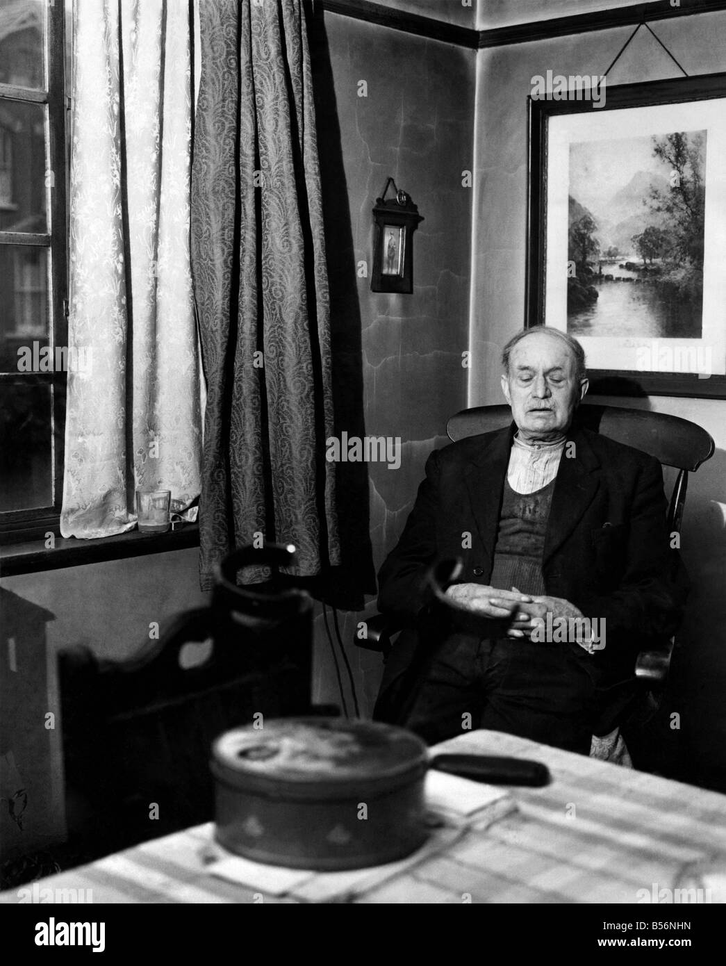 William Searle (81) maisons de l'alms Exeter. Il a été dans sa chambre pour les 3 dernières années. Octobre 1972 P010005 Banque D'Images