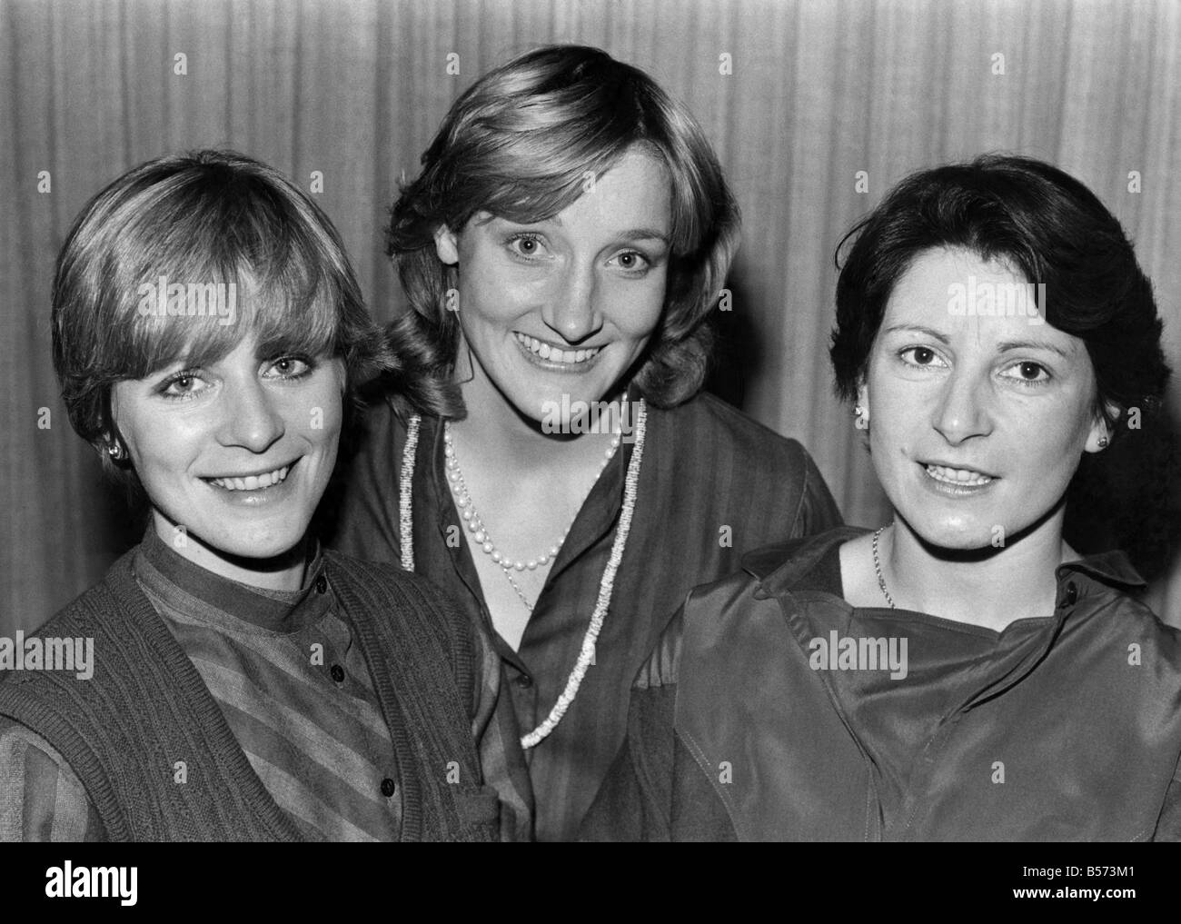 Rachel Bayliss, Lucinda green, et Virginia Holgate. British Eventing team pilotes. Décembre 1982 P003703 Banque D'Images