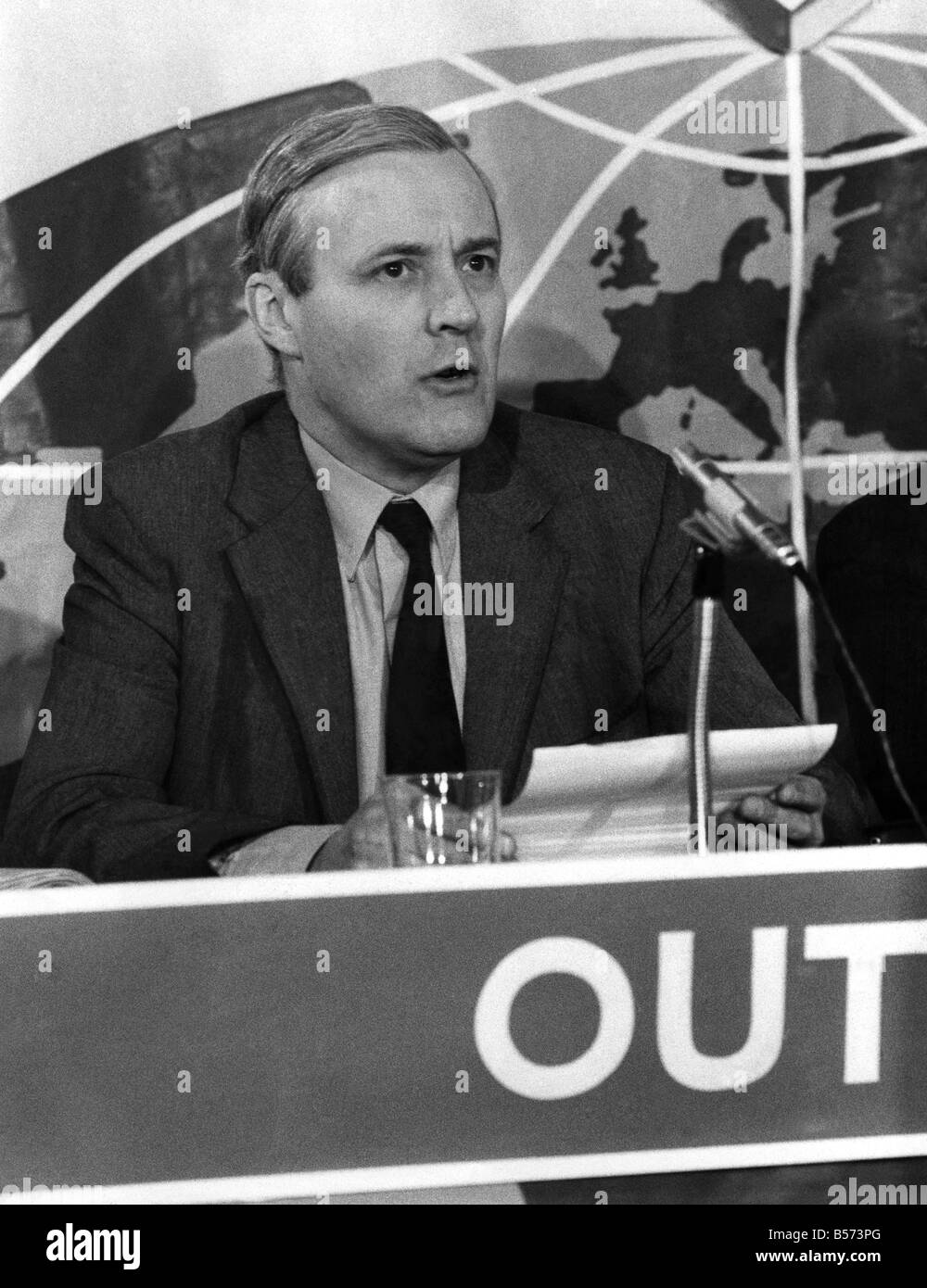 M. Anthony Wedgwood Benn, député, lors de la conférence de presse sur la C.E.E. Mai 1975 P003790 Banque D'Images