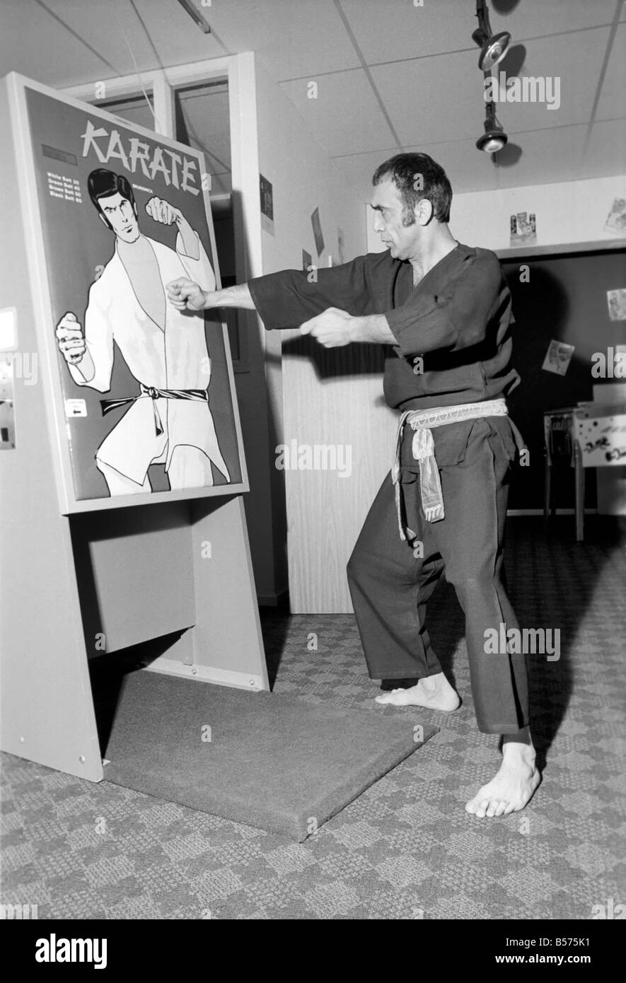 Avoir Images Machine De Karate Homme Machine Humour Insolite Kung Fu Man le plus cool par