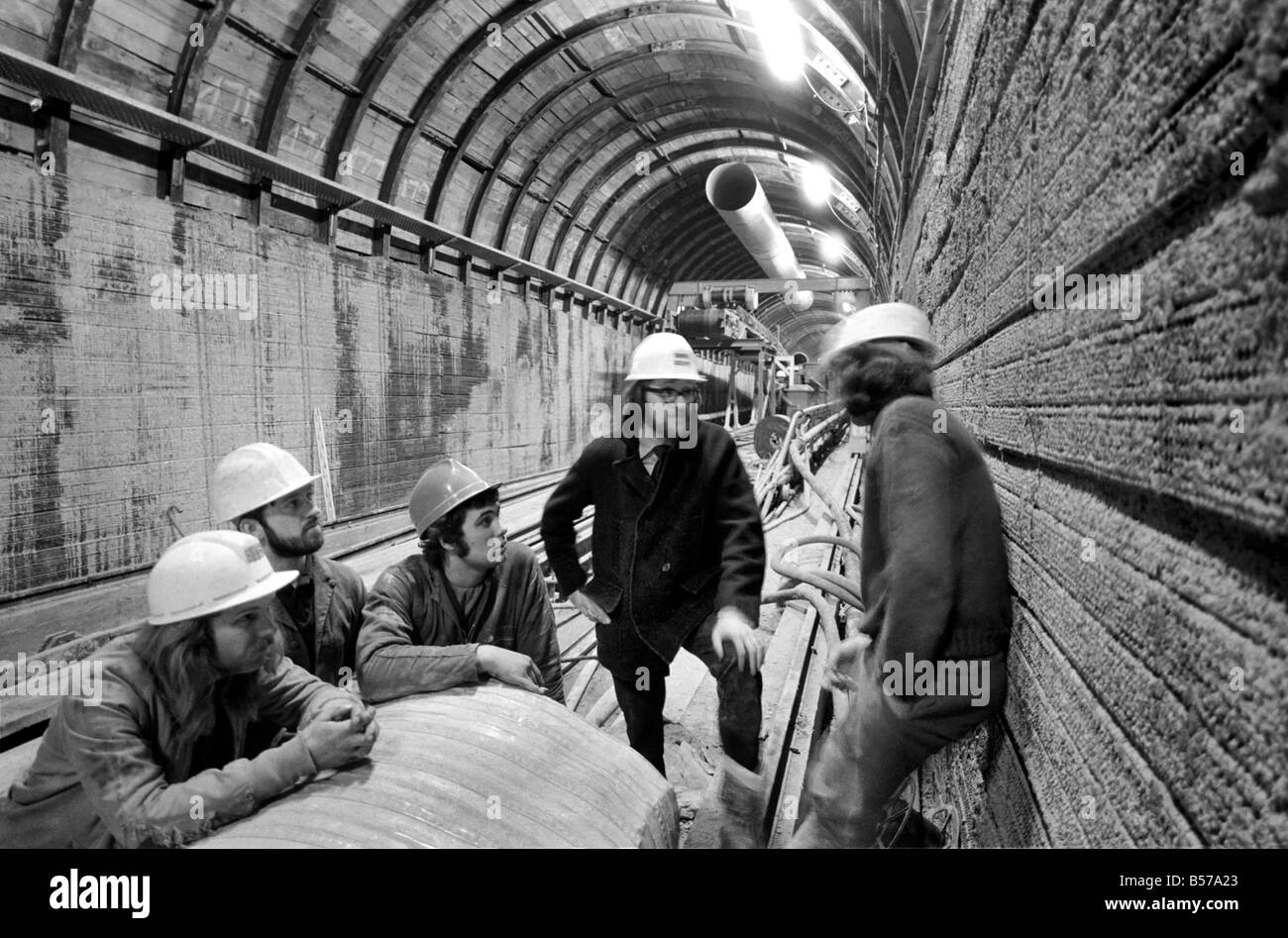Construction tunnel sous la manche Banque d'images noir et blanc - Alamy