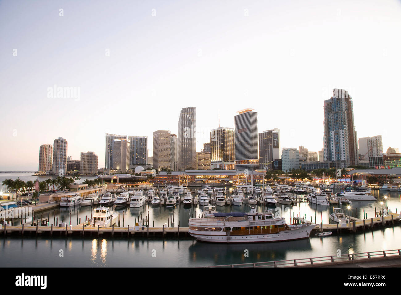 Le centre-ville et Bayside Marina, Miami, Floride, États-Unis d'Amérique, Amérique du Nord Banque D'Images