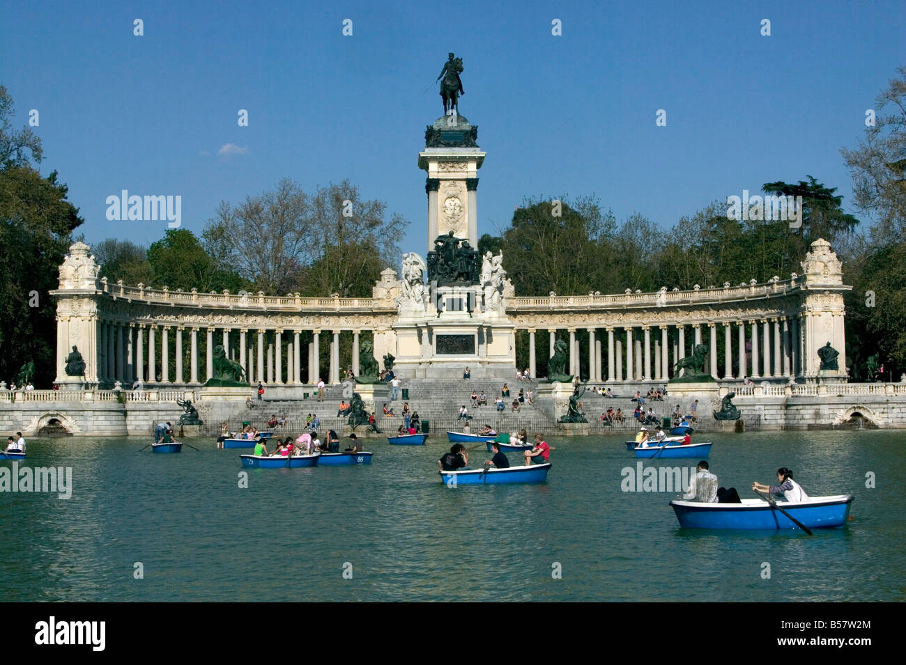 Alfonso XII monument, Parc du Retiro, Madrid, Spain, Europe Banque D'Images