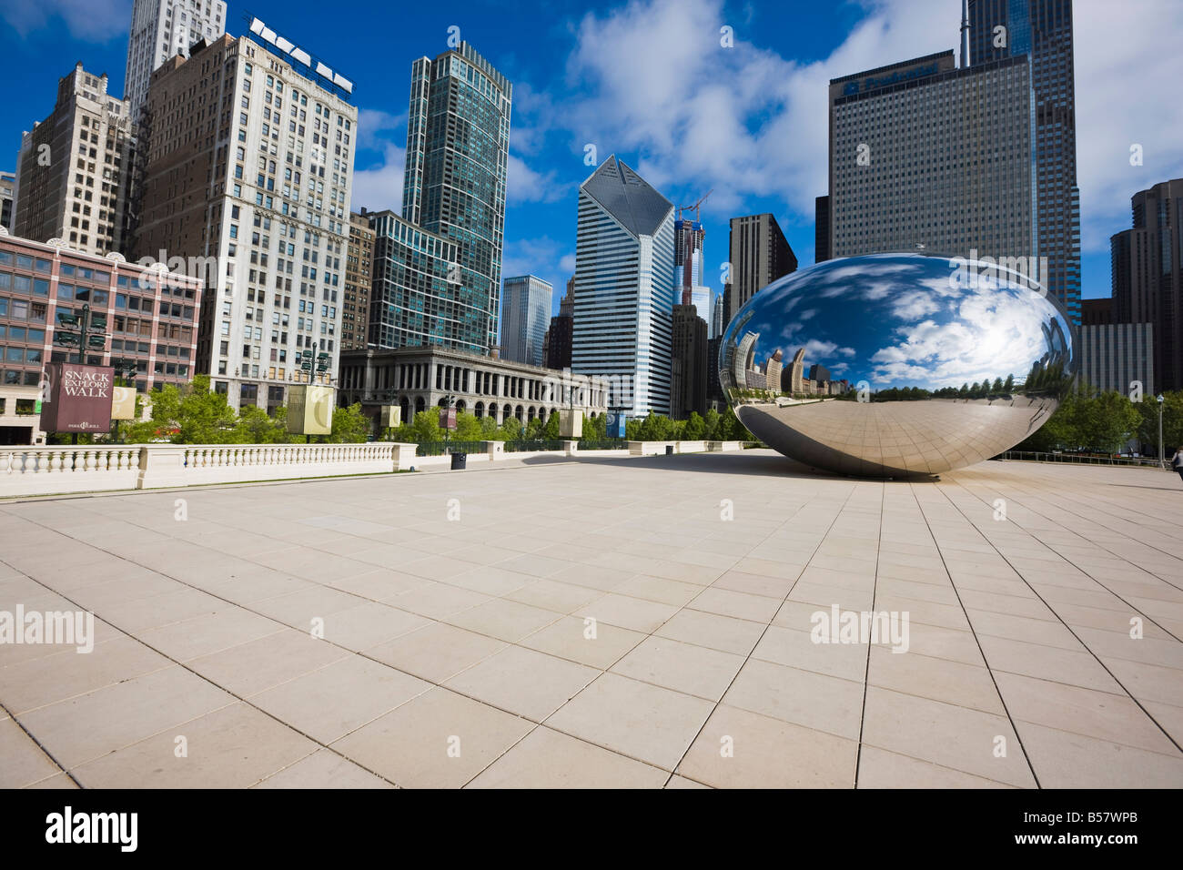 Cloud Gate sculpture dans le Millennium Park, Chicago, Illinois, États-Unis d'Amérique, Amérique du Nord Banque D'Images