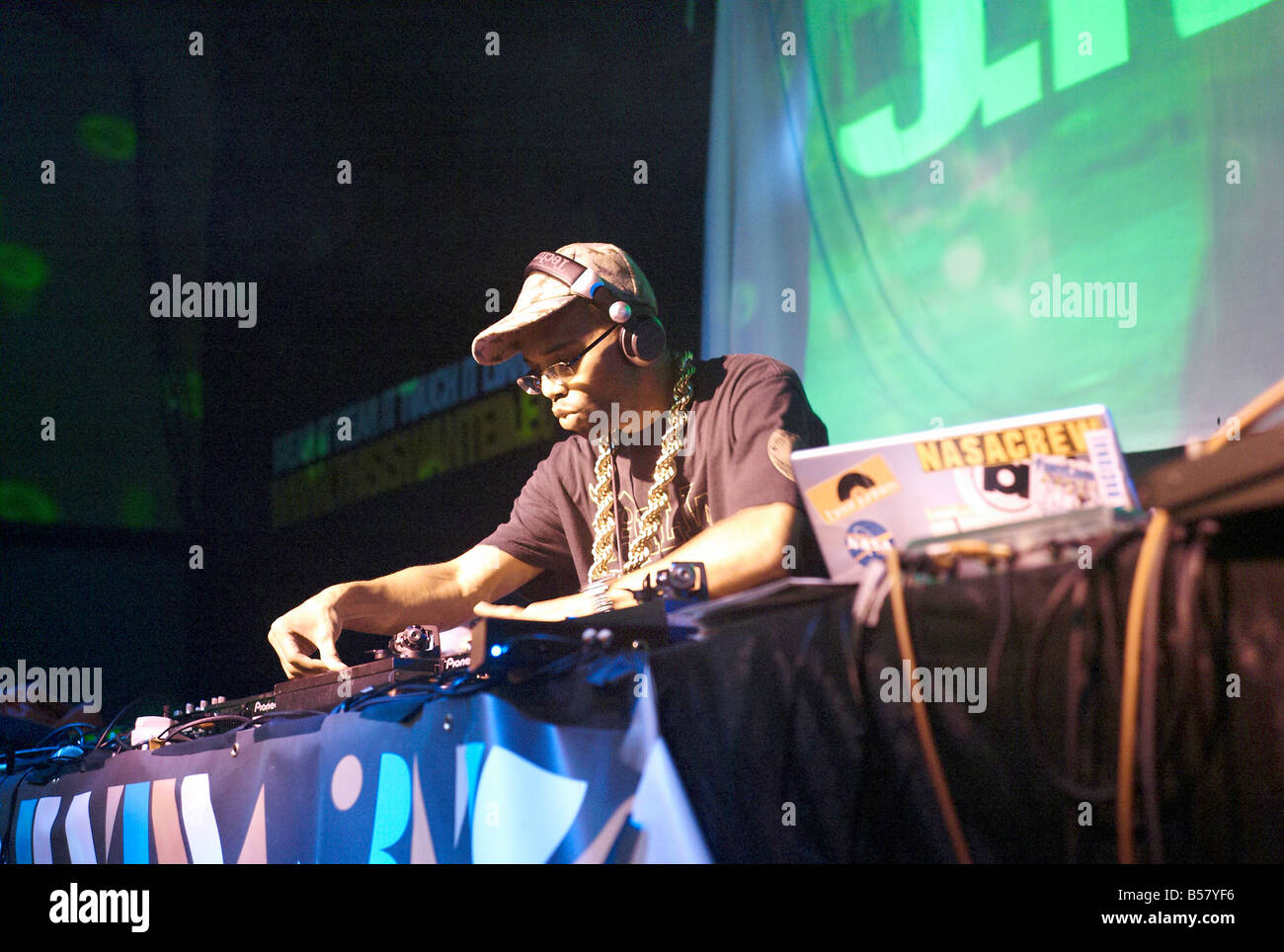 DJ J ROCC jouer dans le Tivoli Theatre Dublin Banque D'Images