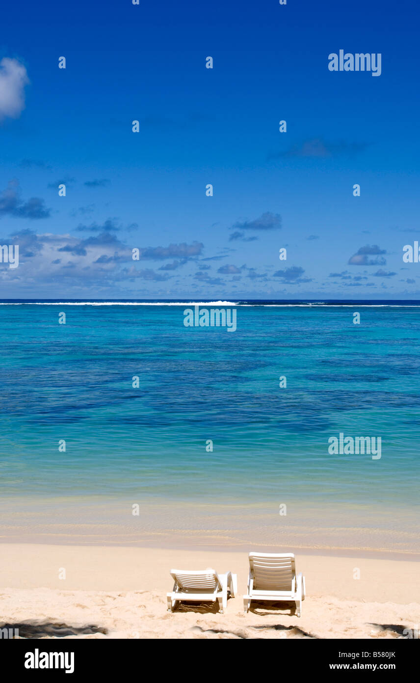 Les plages bordées de palmiers, des Îles Cook, du Pacifique Sud, du Pacifique Banque D'Images