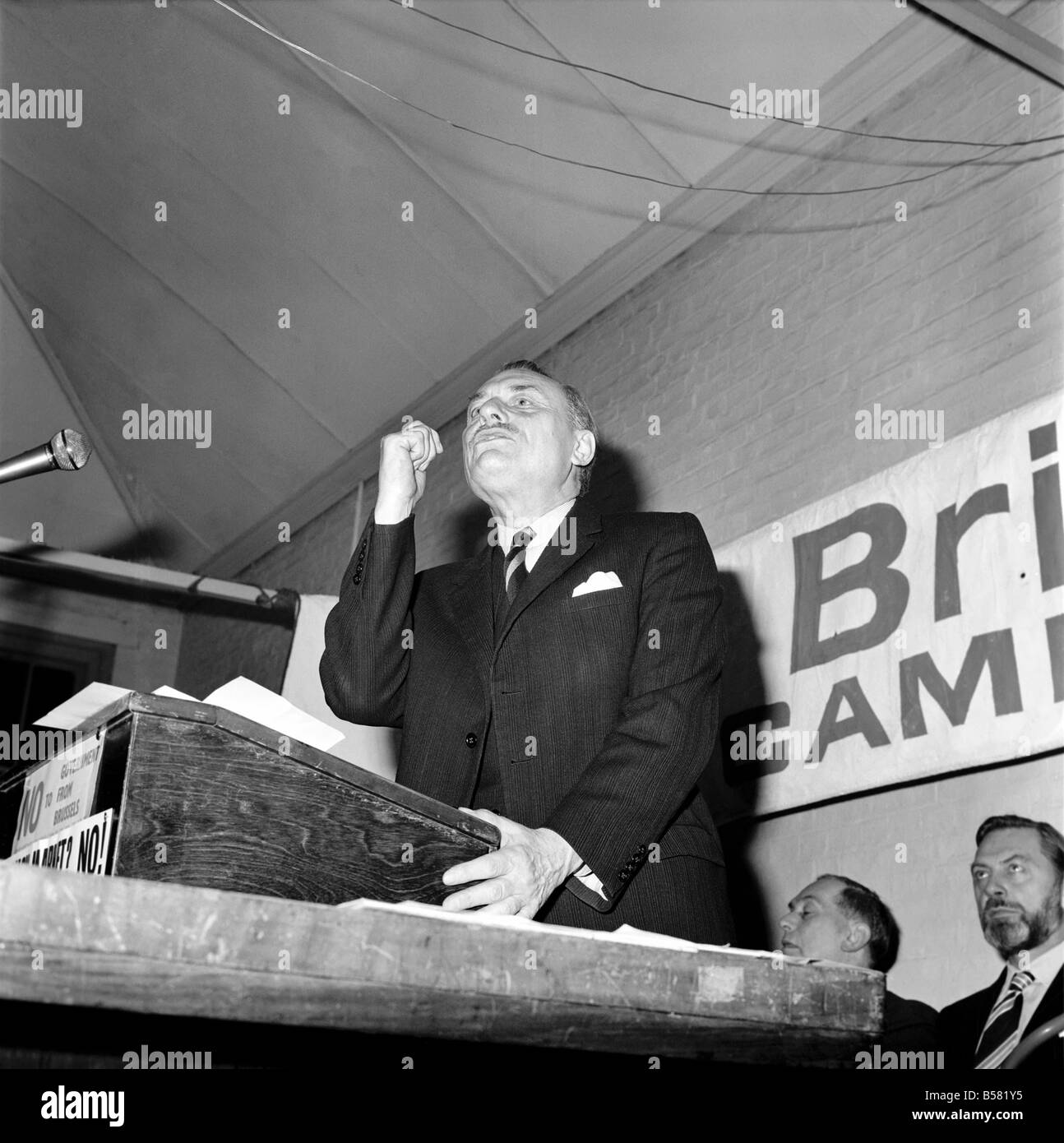 L'étude d'Hénoch : Enoch Powell cette soirée a été l'orateur invité à la campagne anti Marché commun à l'Église Emmanuel Hornsey Hall. Février 1975 75-01048-012 Banque D'Images