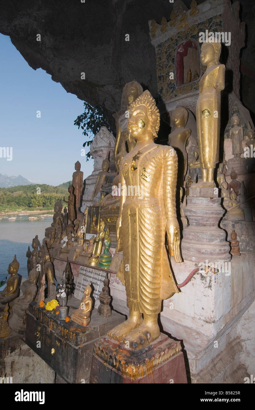 Bouddhas en grottes de Pak Ou, Mékong, près de Luang Prabang, Laos, Indochine, Asie du Sud-Est, l'Asie Banque D'Images