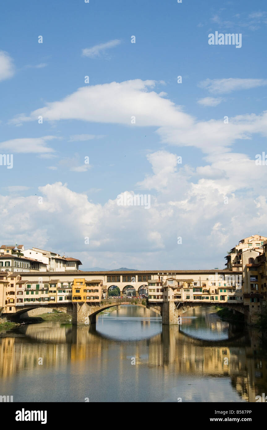 Le Ponte Vecchio, le fameux pont sur l'Arno, Florence (Firenze), Toscane, Italie, Europe Banque D'Images