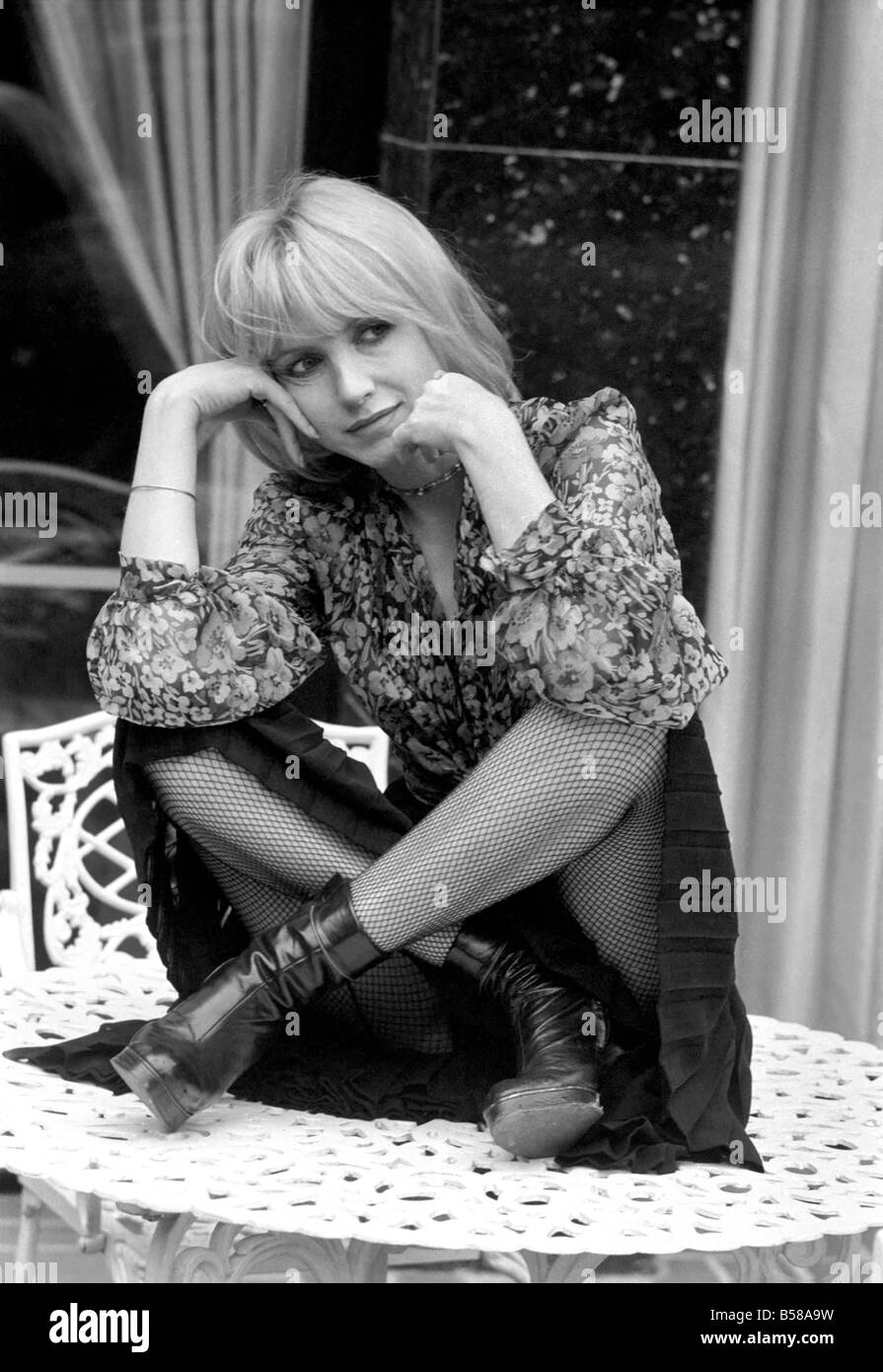L'actrice Bulle Ogier film français photographié à la barre de la Bohème Chelsea, à Londres. Février 1975 75-00948-004 Banque D'Images