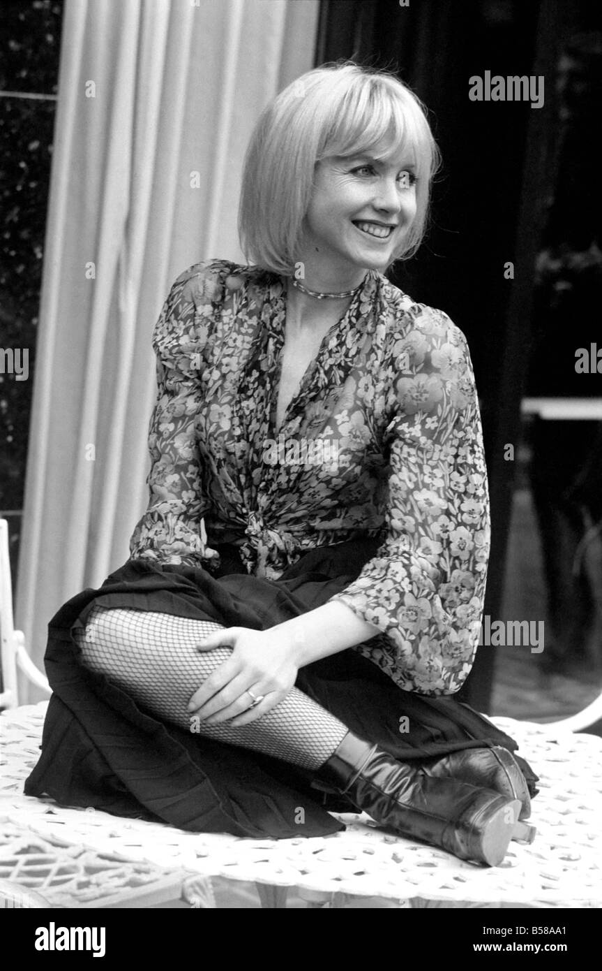 L'actrice Bulle Ogier film français photographié à la barre de la Bohème Chelsea, à Londres. Février 1975 75-00948 Banque D'Images