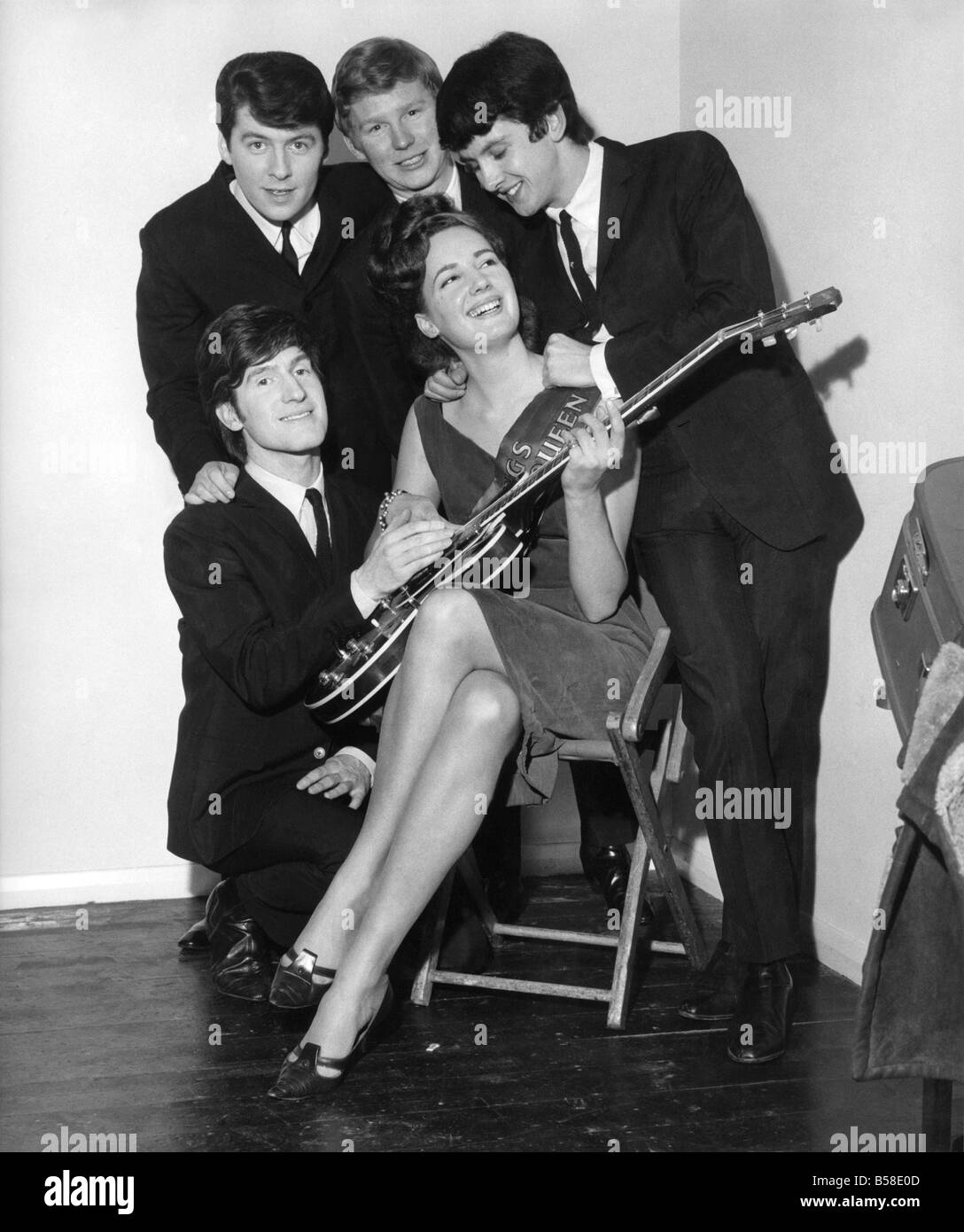 Les chercheurs du groupe pop avec Jane. Chidzoy Avril 1965 P007187 Banque D'Images