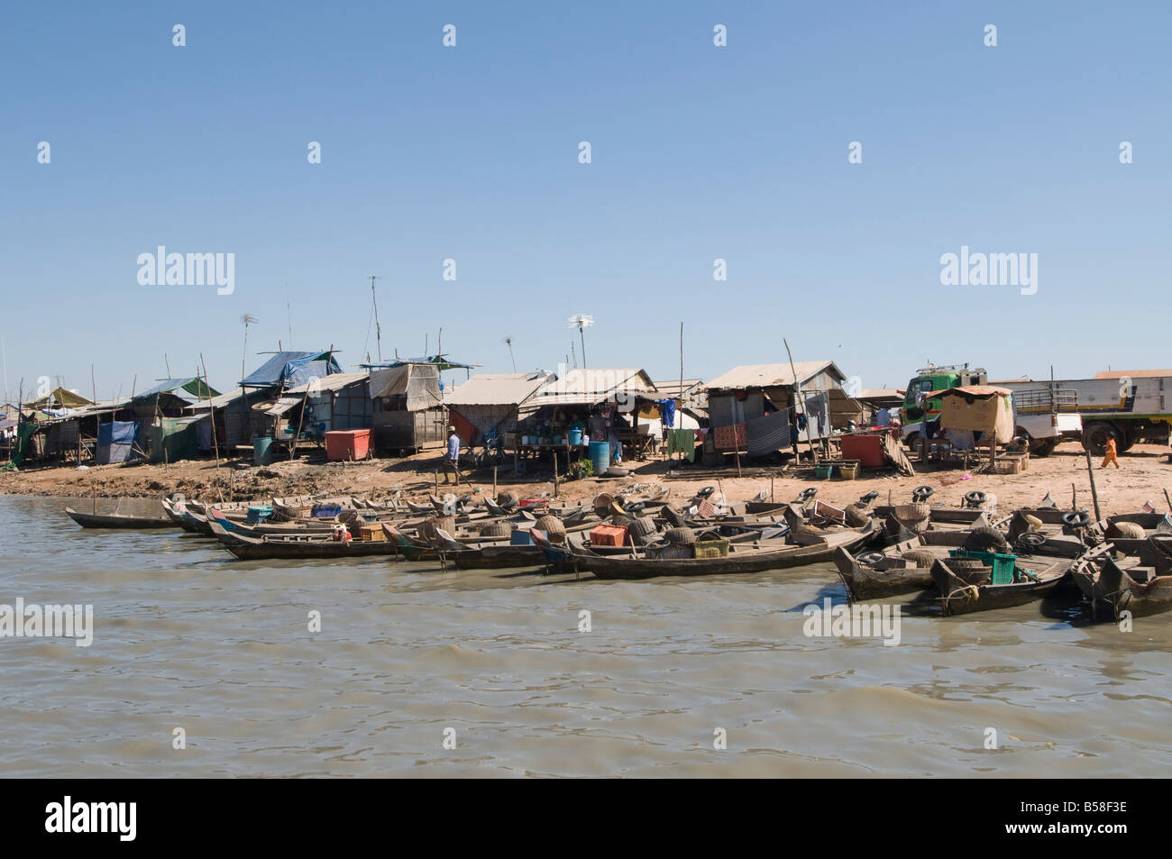 Le lac Tonlé Sap, les boat people vietnamiens, près de Siem Reap, Cambodge, Indochine, Asie du sud-est Banque D'Images