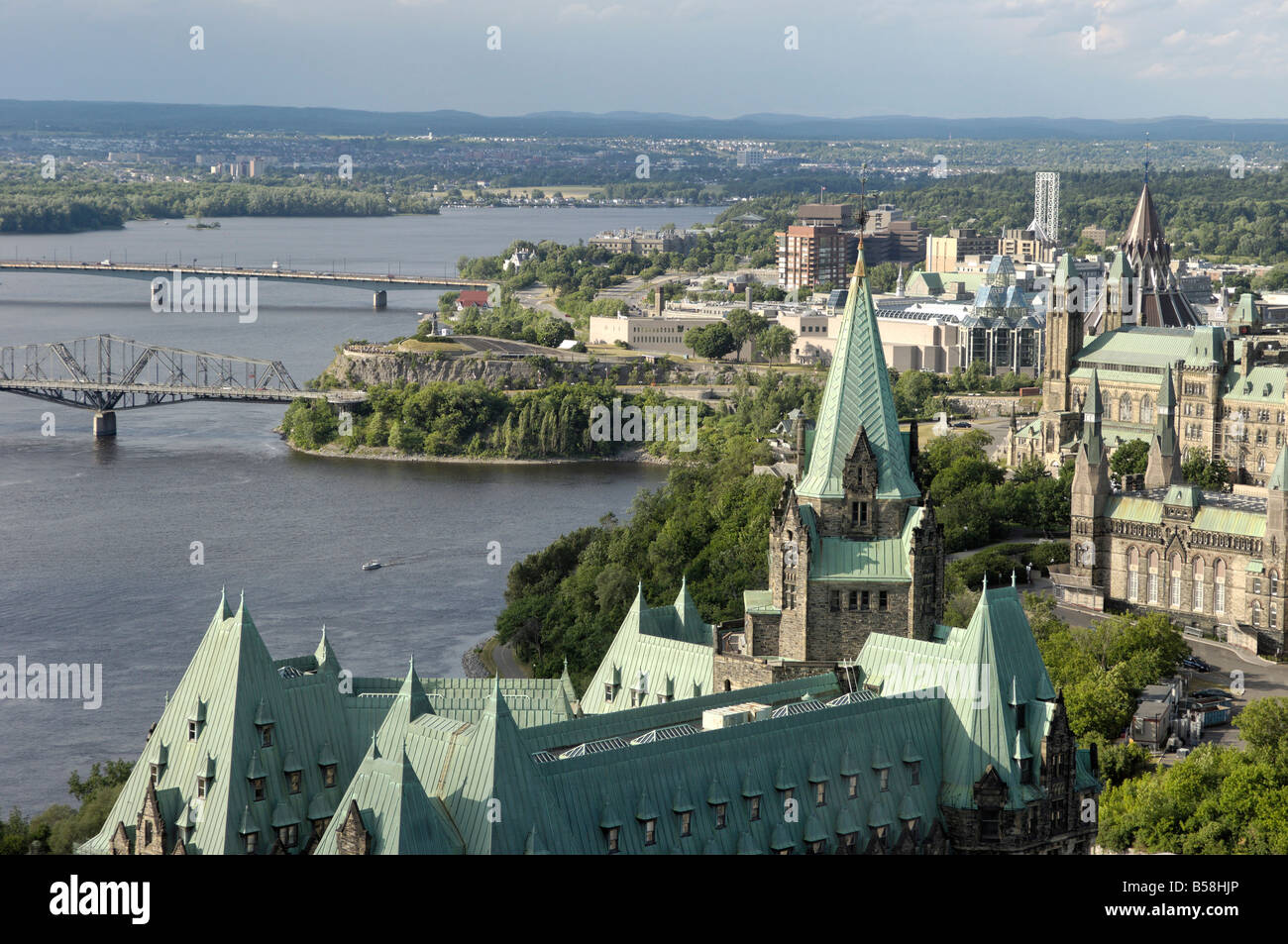 Aperçu de la colline du Parlement à partir de Merlot Rooftop Grill, Ottawa, Ontario, Canada, Amérique du Nord Banque D'Images