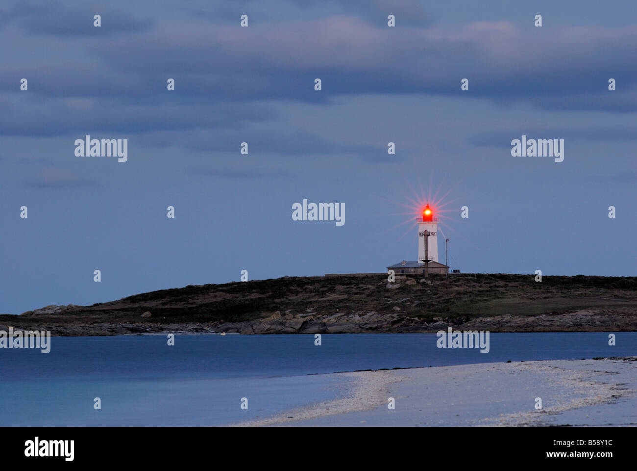 Le phare de Penfret, îles de Glenan, Bretagne, France, Europe Photo ...