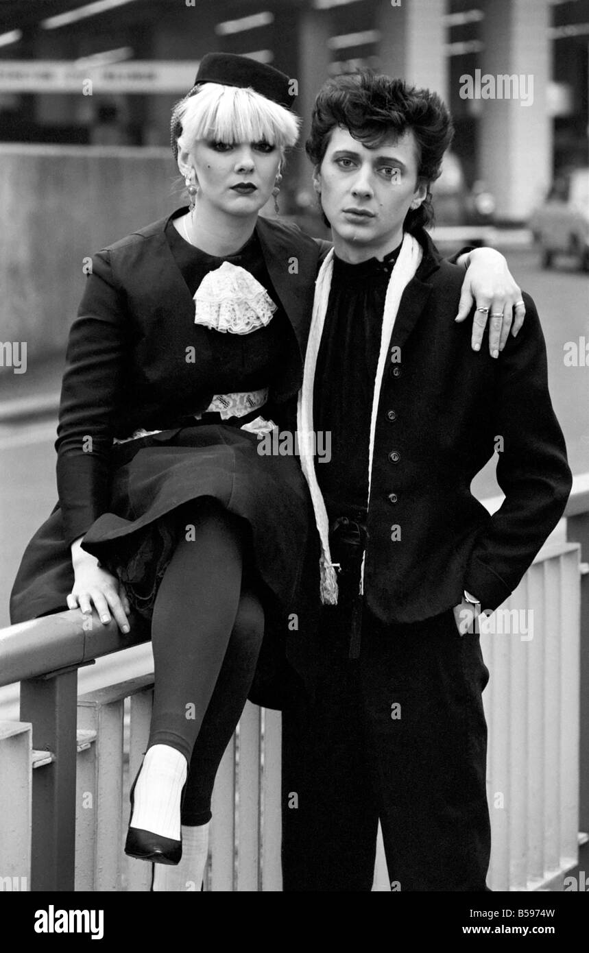 La culture des jeunes : nouveaux romantiques à Birmingham. Mars 1981 PM 81-00114-006 Banque D'Images