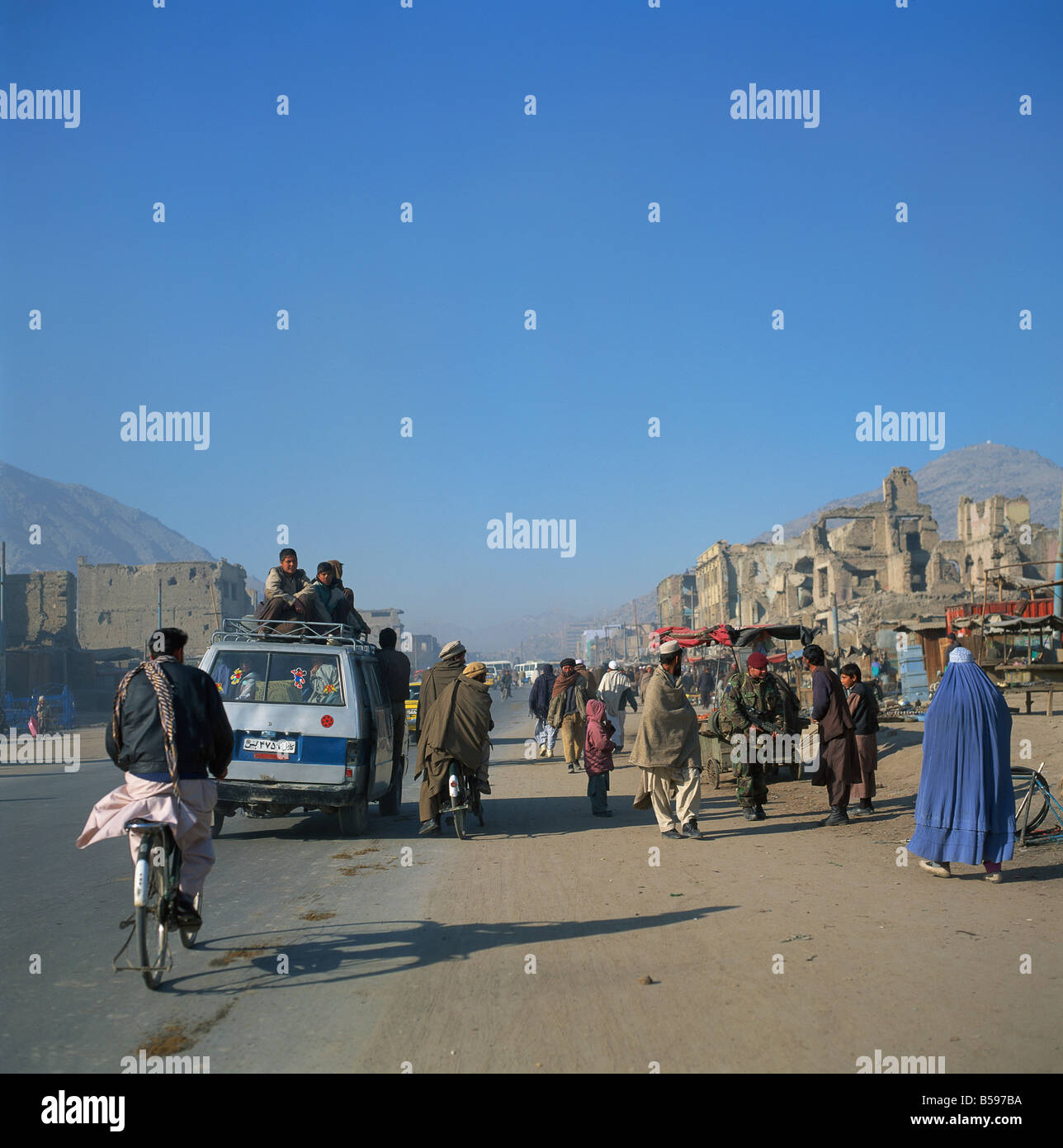 La Para Troopers en patrouille à Kaboul Afghanistan Asie Banque D'Images