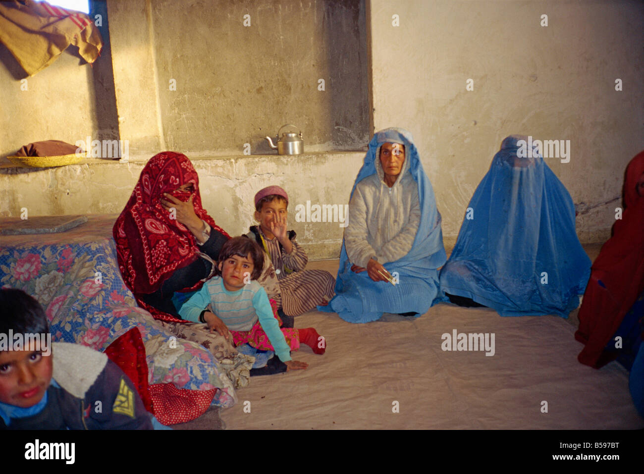 Les familles déplacées en Afghanistan KABOUL Ambassade soviétique en Asie Banque D'Images