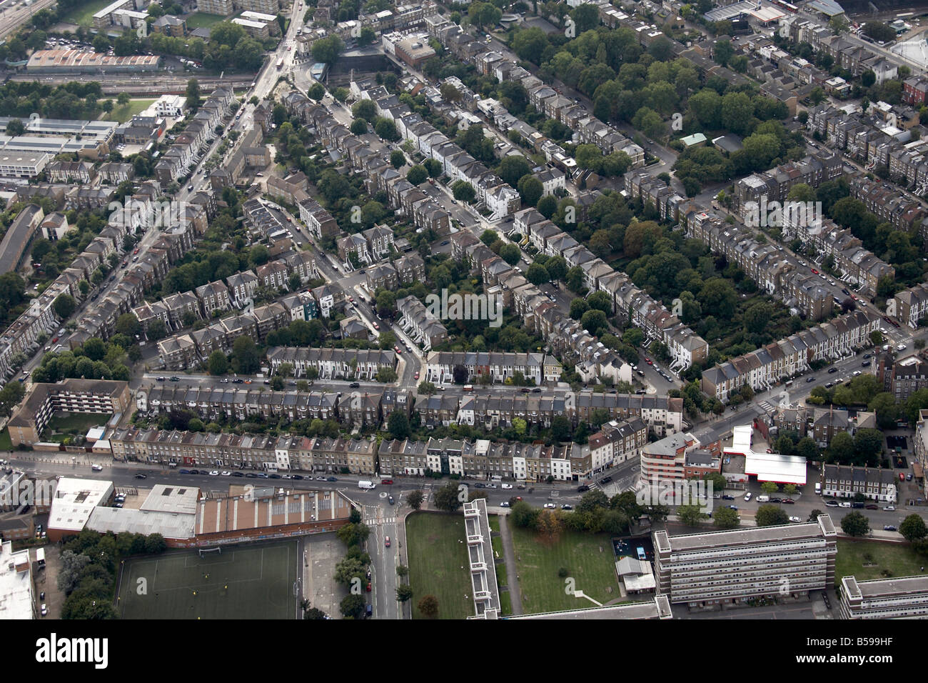 Vue aérienne de la banlieue sud-ouest de tours maisons York Way Camden Park Road Agar Grove ligne de chemin de fer de Camden Town Londres N7 Banque D'Images