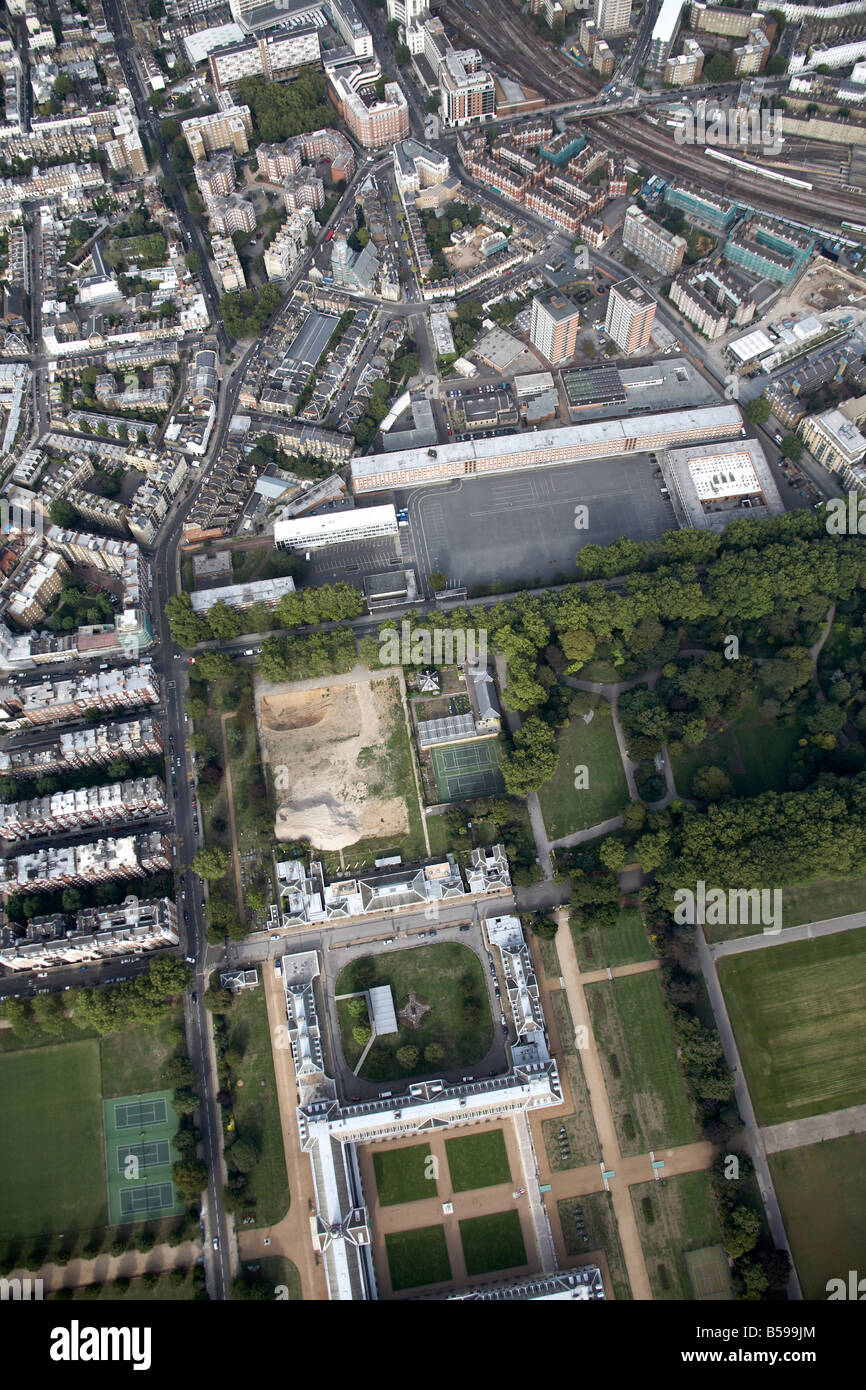 Vue aérienne au nord-est de Royal Hospital Chelsea Ranelagh Gardens Chelsea Barracks Abury Bridge Estate Chelsea Bridge Rd London Banque D'Images