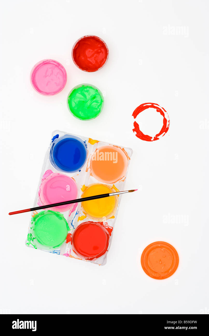 Poster les peintures et pinceau Vue de dessus Banque D'Images
