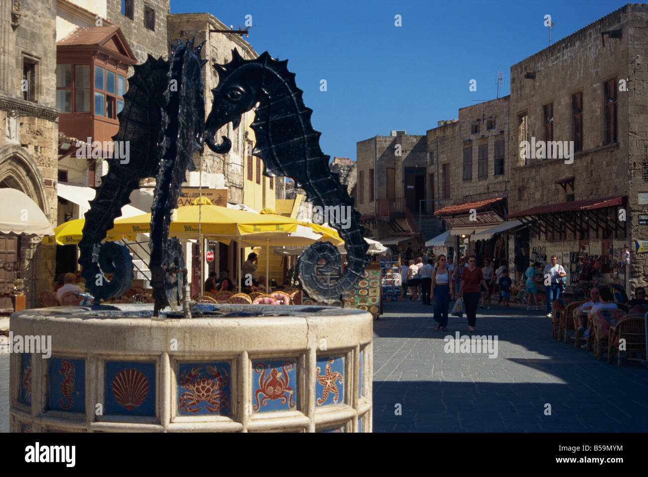 Détail de la fontaine, la vieille ville de Rhodes, Rhodes, Dodécanèse, îles grecques, Grèce, Europe Banque D'Images