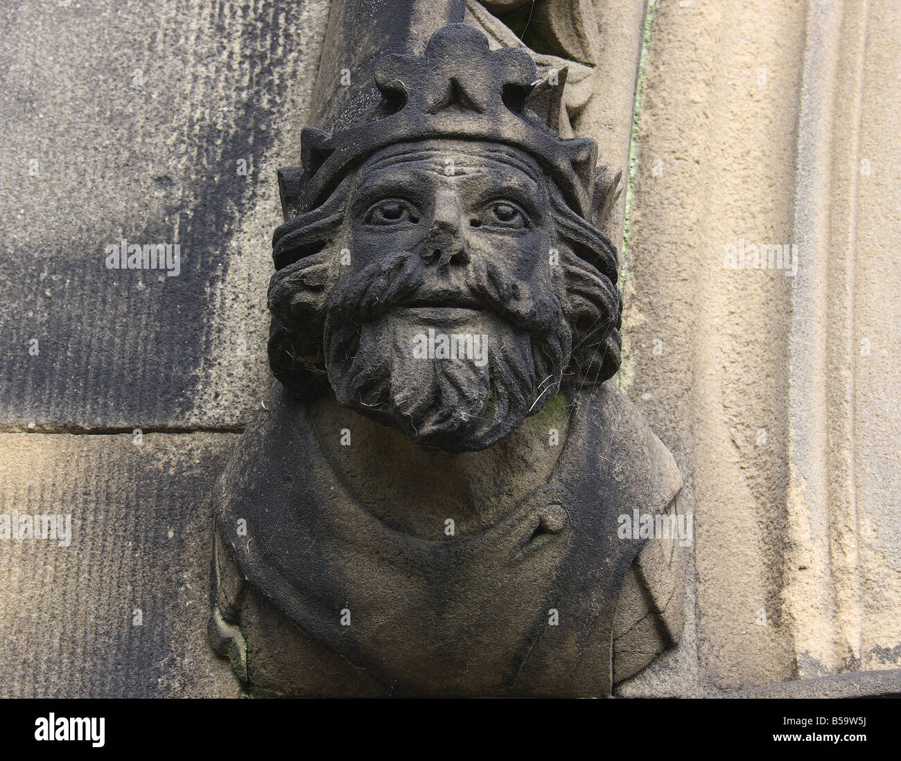 Sculpture médiévale sur une église à Bakewell Banque D'Images