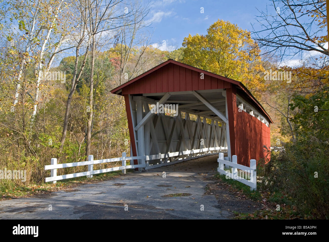 L'Ohio péninsule Everett Road pont couvert au parc national de Cuyahoga Valley Banque D'Images