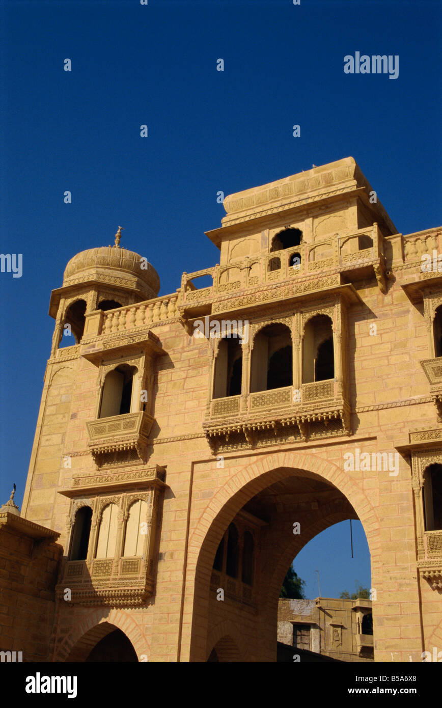 Tilon ki Pol archway Gadi Sagar Gadisar Lake Jaisalmer Rajasthan Inde Asie Banque D'Images