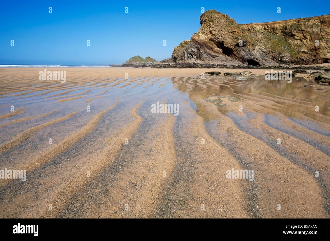 Une plage à Watergate Bay, Cornwall Banque D'Images