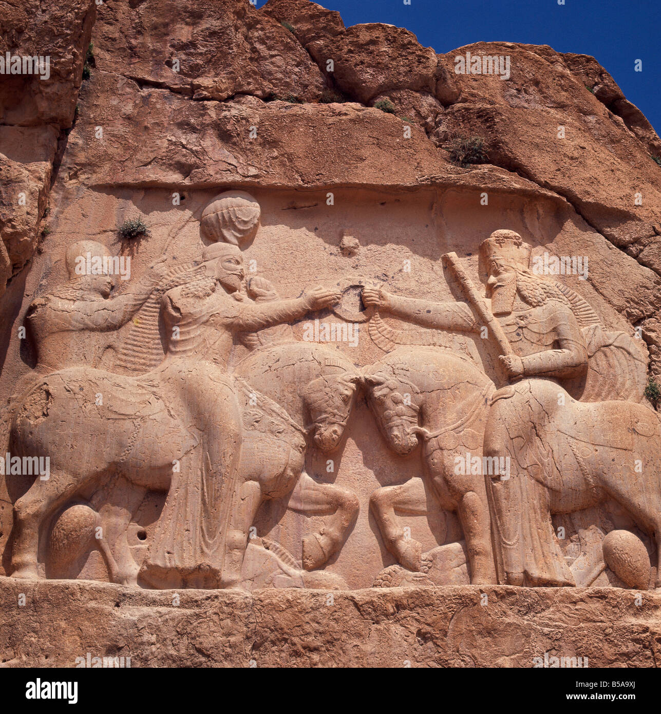 L'Investiture de Ardeshir I par le dieu Ahura Mazda de Naqsh E Rustam Iran Moyen-orient Banque D'Images
