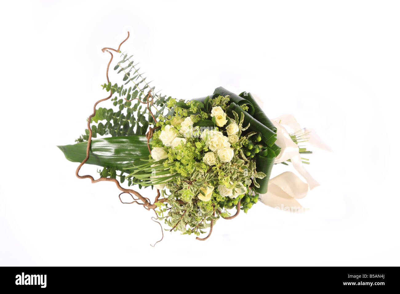 Bouquet de mariage rose blanc contemporain sur un fond blanc Banque D'Images