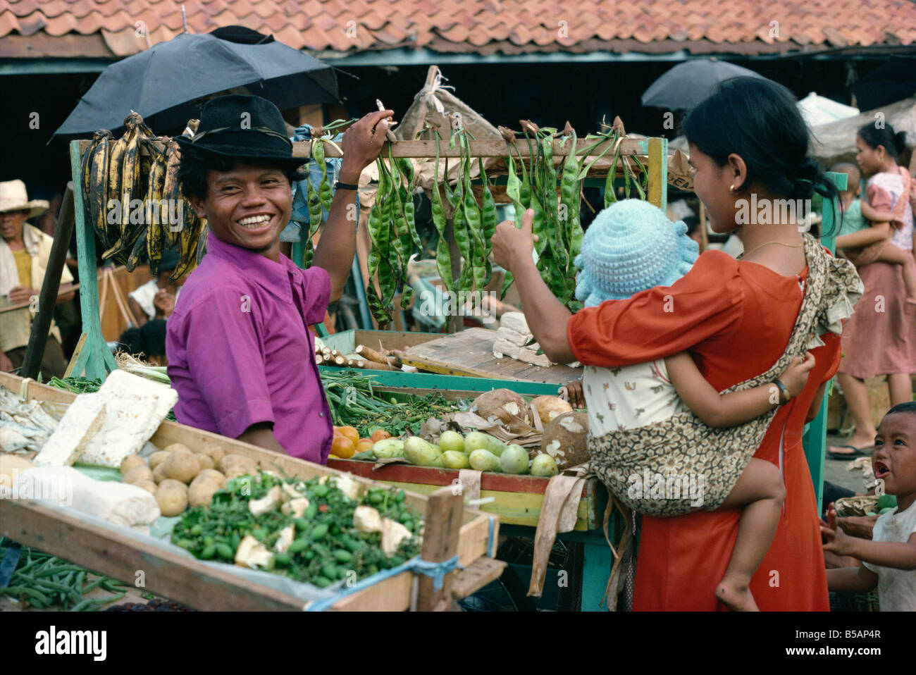 Les gens dans le marché à Jakarta Java Indonésie Asie Asie du sud-est Banque D'Images