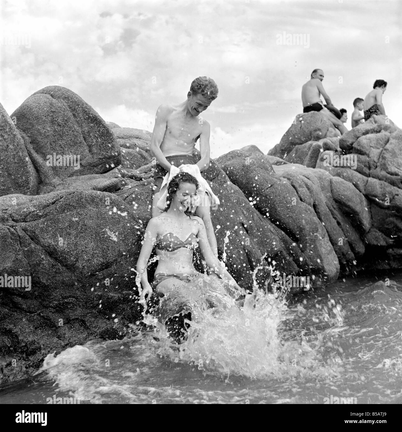 Vacances : la plage sur la corse. Août 1957 A503a-020 Banque D'Images