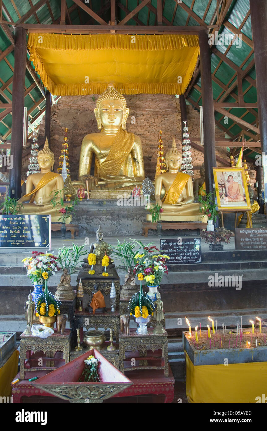 Wat Phra That Chedi Luang à Chiang Saen, le Golden Triangle, en Thaïlande, en Asie du sud-est Banque D'Images