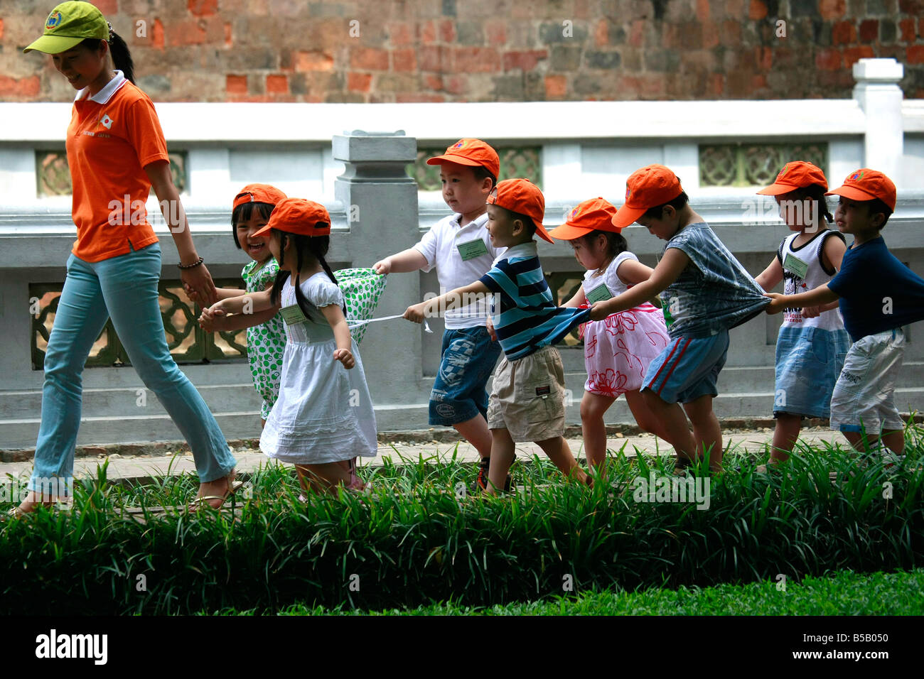 Les enfants de l'école vietnamienne au Temple de la littérature, Hanoi, Vietnam Banque D'Images