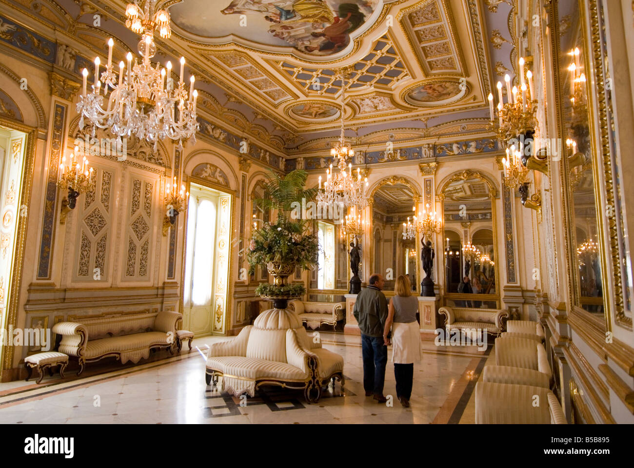 Salle de bal Salon de cautionnement dans le Palacio del Marqués de Dos Aguas, qui abrite le musée de céramique. Valencia Banque D'Images