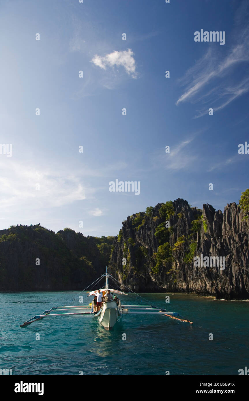 Docks de Miniloc Island, catamaran pour island hopping, Bacuit Bay, ville d'El Nido, Palawan, Philippines Province Banque D'Images