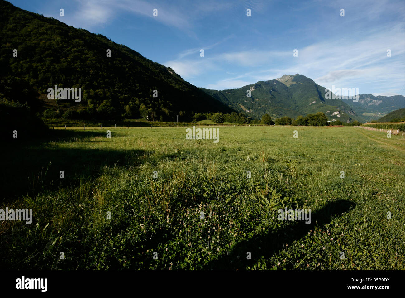Paysage de campagne en Haute Savoie, près d'Annecy. Banque D'Images
