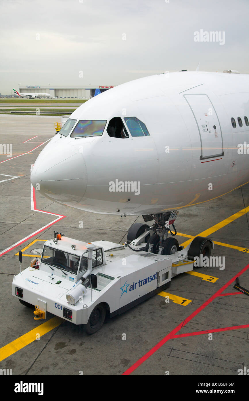 Tow aircraft Banque de photographies et d'images à haute résolution - Alamy
