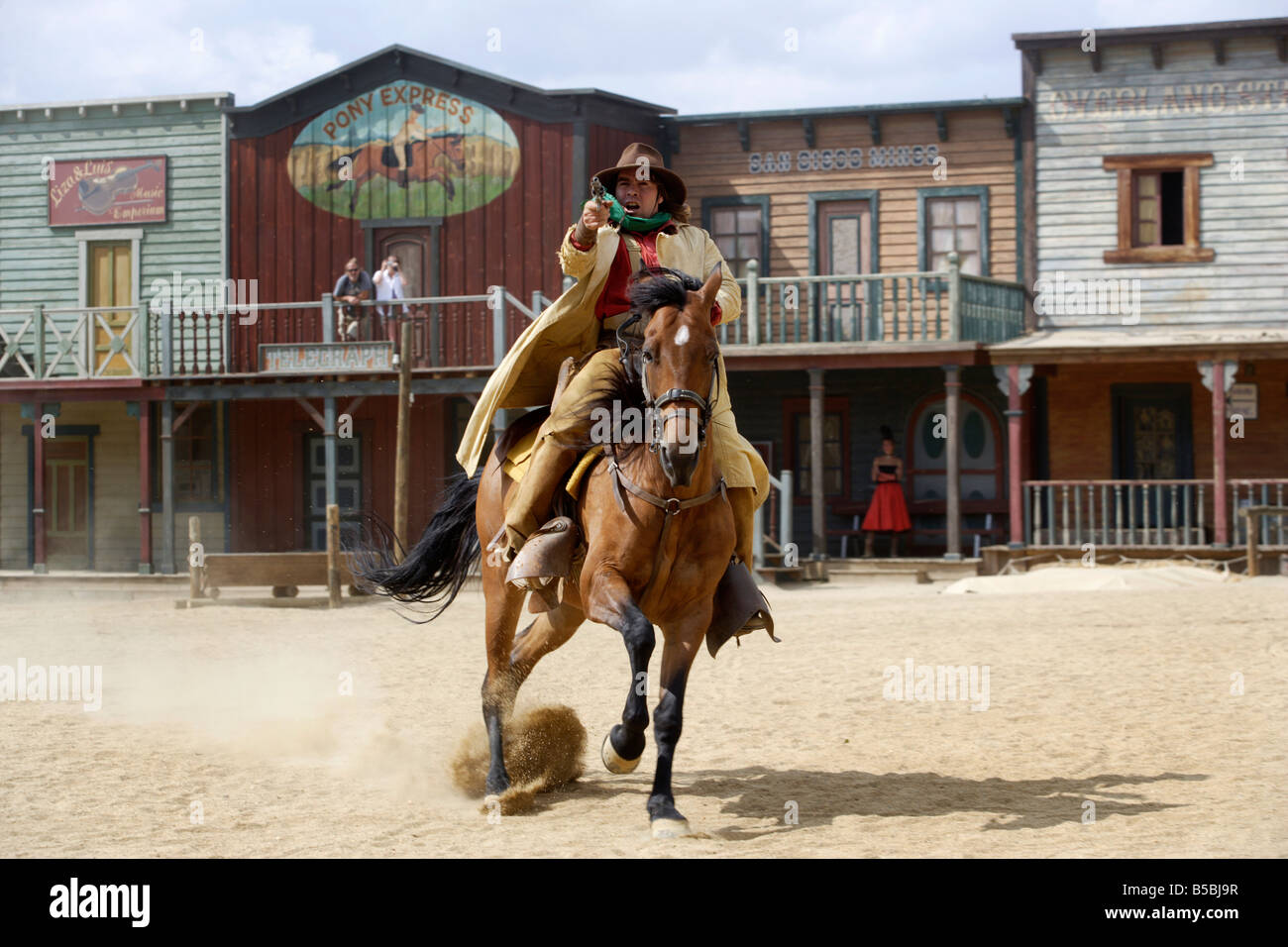 Cowboy shootout at Spaghetti Western de film, Oasys, mini-Hollywood, Tabernas, Almeria, Espagne Banque D'Images