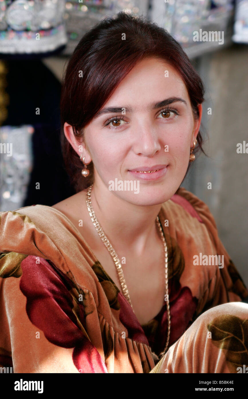 Femme Ouzbek Avec Banque De Photographies Et Dimages Haute