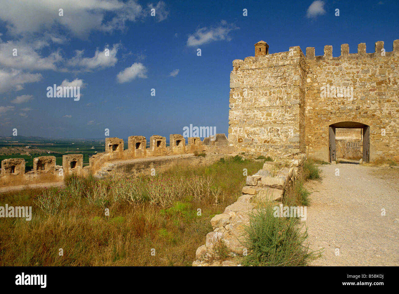 Les remparts de la ville romaine et la passerelle à Sagunto valencia espagne Levante M Busselle Banque D'Images