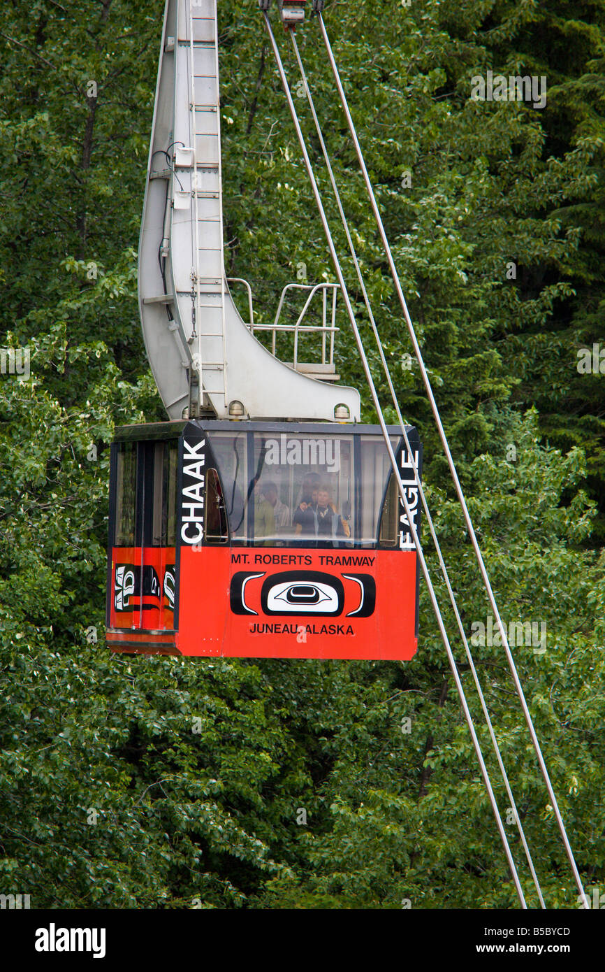 Mount Roberts Tramway transporte des passagers vers le haut d'une montagne surplombant Juneau Alaska Banque D'Images