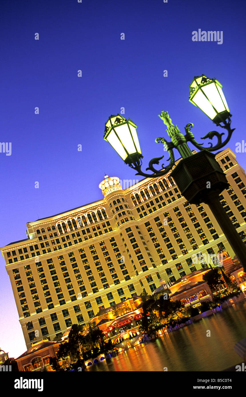 Lampost et l'extérieur de l'hôtel Bellagio Casino Las Vegas NEVADA USA Banque D'Images
