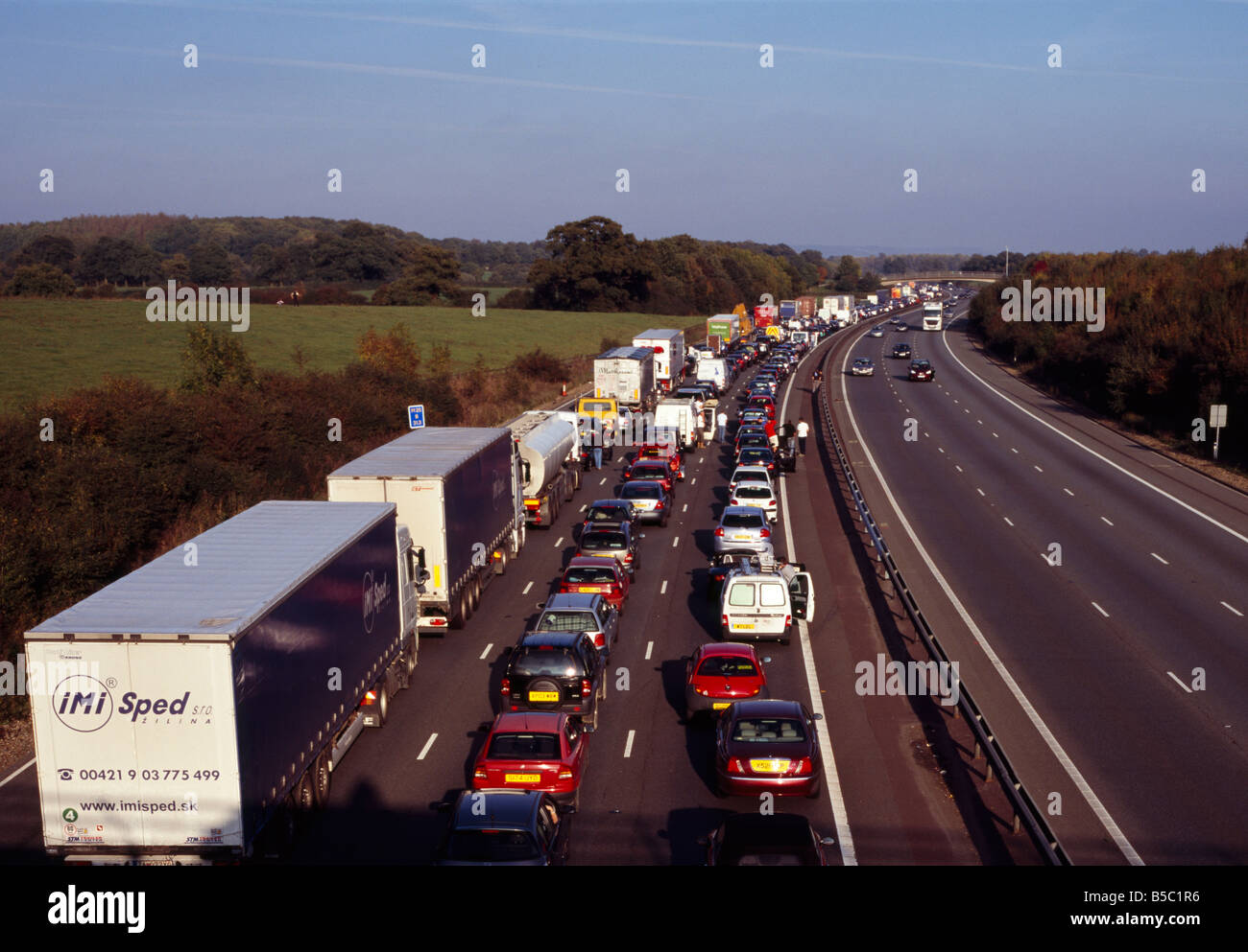 Embouteillage sur l'autoroute M25. Kent, England, UK. Banque D'Images