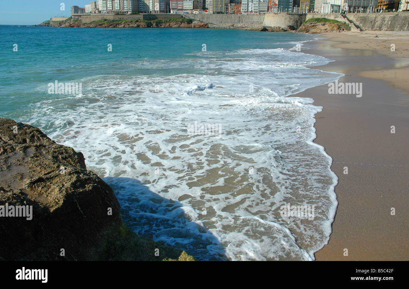 Déferlement des vagues, du front de mer,Corogne, Galice, Espagne, Europe Banque D'Images